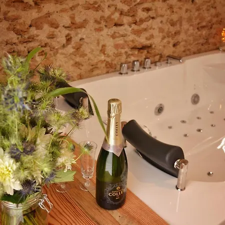 Gite De Charme Au Chateau *